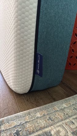 Full-size Mattress- Memory foam