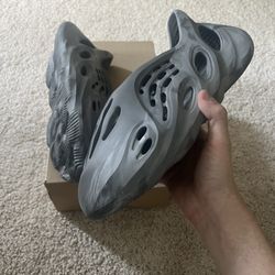 Yeezy Foam RNR MX Granite - Size 12
