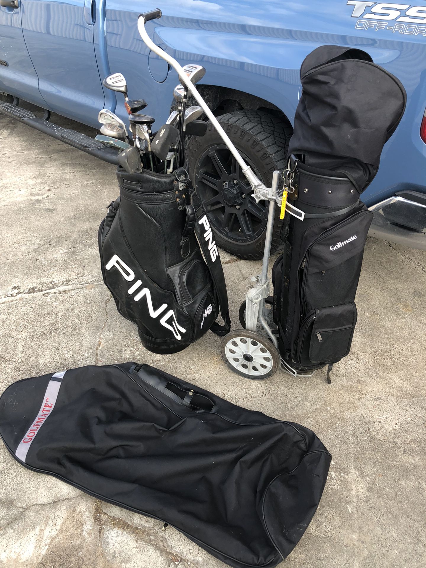 golf bags, irons and clubs 