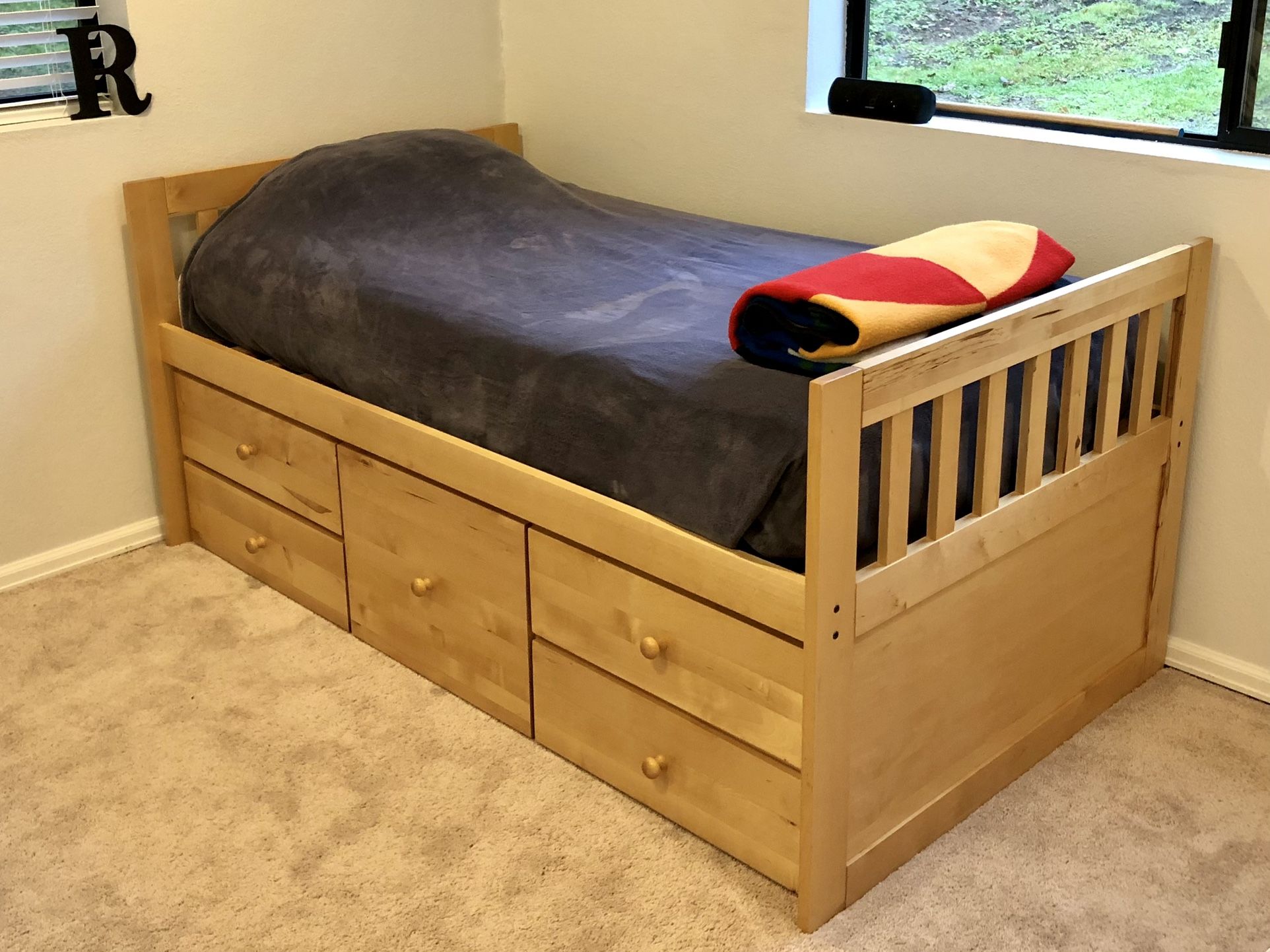 Wood Twin Bedroom Set by Tradewins