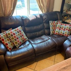 Free Reclining Couch – Comfortable – Ready Now