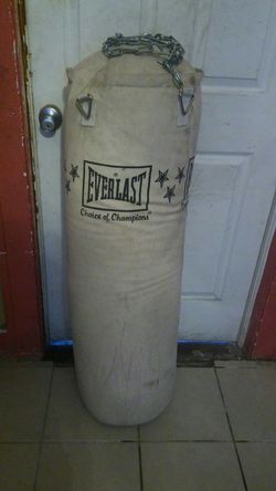 Logisch residu Traditioneel EVERLAST.CHOICE OF CHAMPIONS PUNCHING BAG for Sale in Detroit, MI - OfferUp