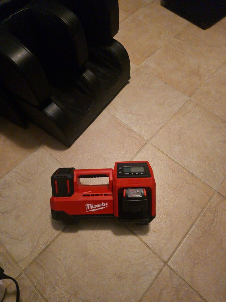 Milwaukee Tire Inflator