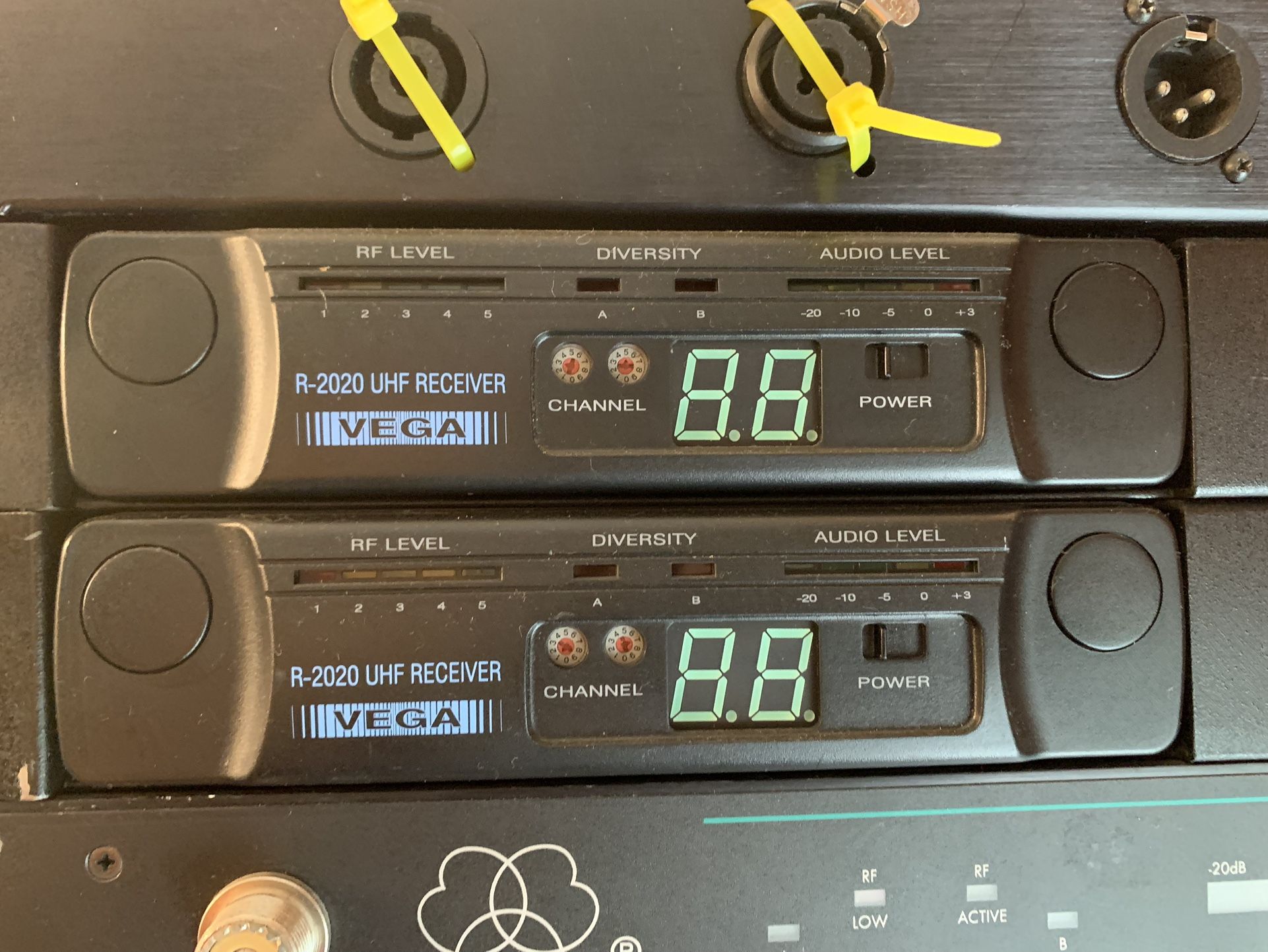 2 19” Rack Mount VEGA Wireless Microphone R-2020 UHF Receiver, BT2020N TRANSMITTER