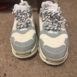 Balenciaga's triples