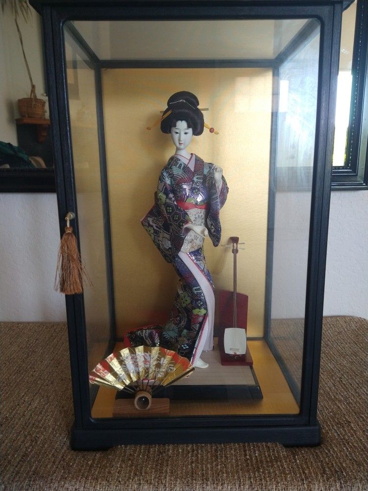 Vintage Japanese Porcelain Doll With Silk Kimono GEISHA GIRL & SHAMISEN & Japanese Art Fan In Glass Case