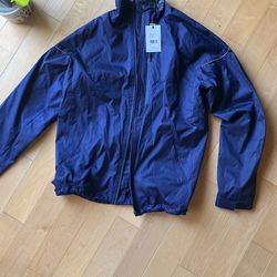 Brand New Robert Graham Size M Lightweight 100% Polyester Jacket