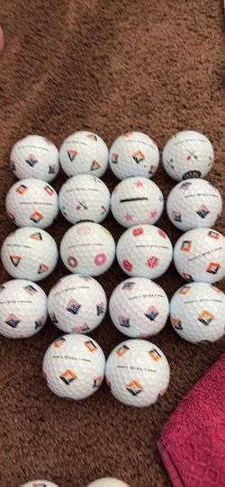 31 New Or Mint Taylormade Pix Golf Balls