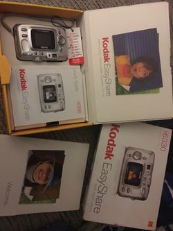 Kodak zoom digital camera in box only 50 Firm