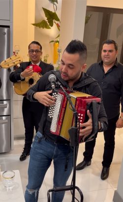 Grupo Vallenato En Vivo Miami