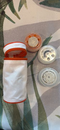 Clarisonic Brush Heads And Travel Case Brand New