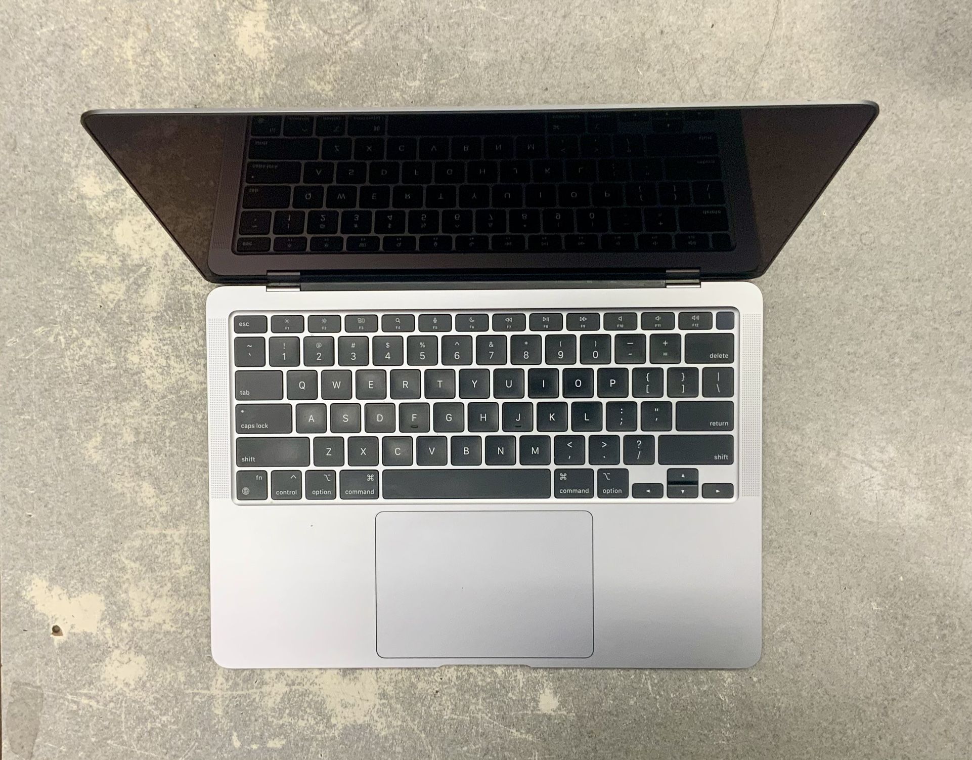 Apple MacBook Air M1 Chip 2020 Laptop Notebook 13.3 Inch Screen 8 GB RAM 256 SSD macOS Ventura Software Wifi Bluetooth Keyboard Apps Macintosh