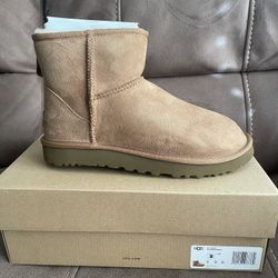 UGG Classic Mini Chestnut Size 8.
