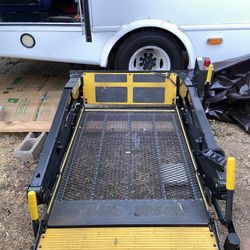 Braun Corporation Wheelchair Lift