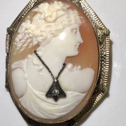 Oval Shell Cameo 14K Gold Filigree Frame Lady With Diamond Necklace Brooch / Pendent 1940’s