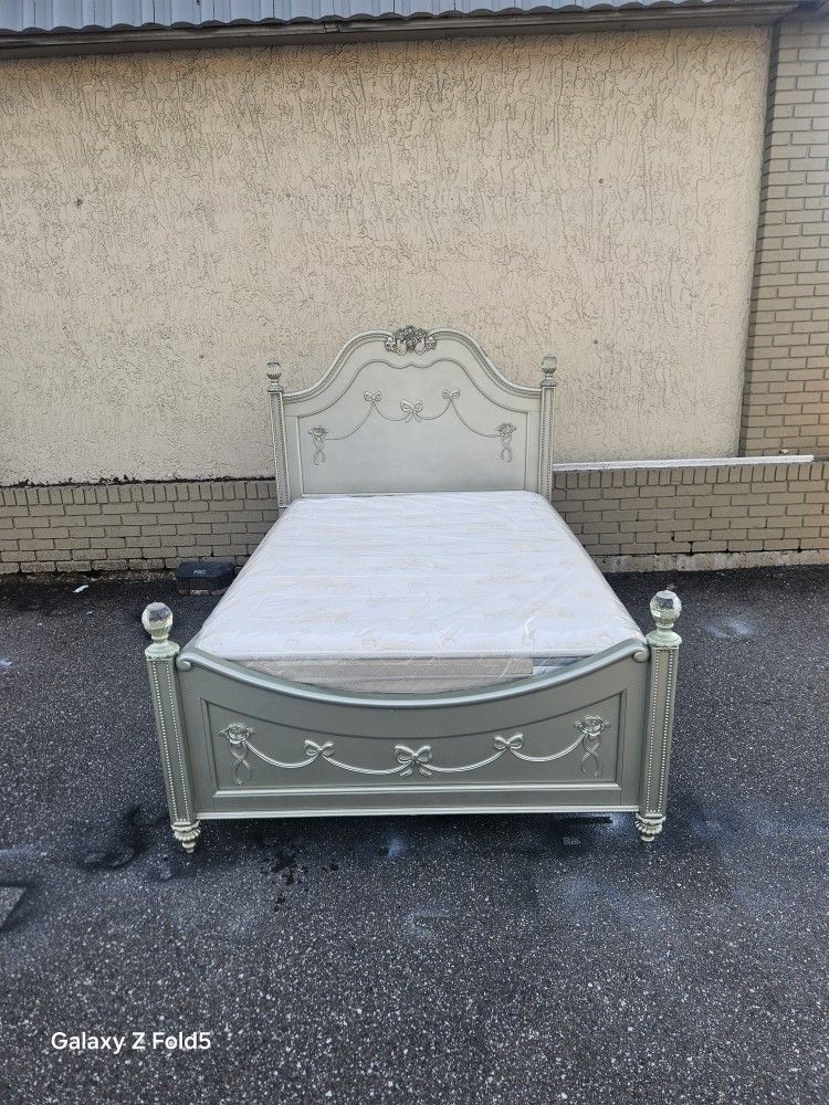 Silver Full Size Solid Wood Disney Princess Bed Frame With Brand New Full Size Plush Mattress And Box Spring In Plastic