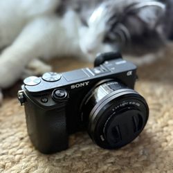 Sony a6400 w/ Kit Lens