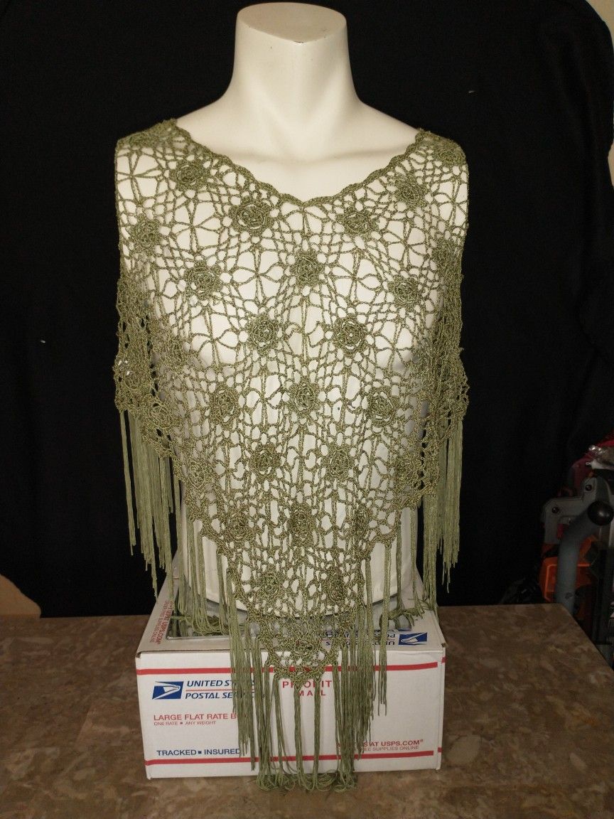 Delicate Poncho Set