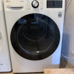 LG Smart Ventless Electric Dryer – Excellent Condition – $550 OBO