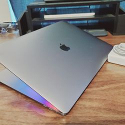 2019 15in Apple MacBook Pro Laptop, Core i7, Touchbar, Radeon Pro X, Newest MacOS