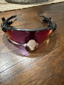Oakley Radar Pace smart sunglasses, featuring Bluetooth headphones
