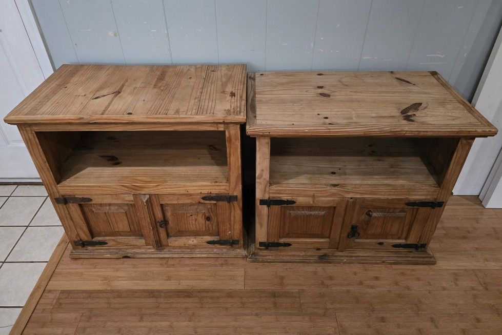 2 Hand Made Mexican Pine Wood Night Stand Tables 