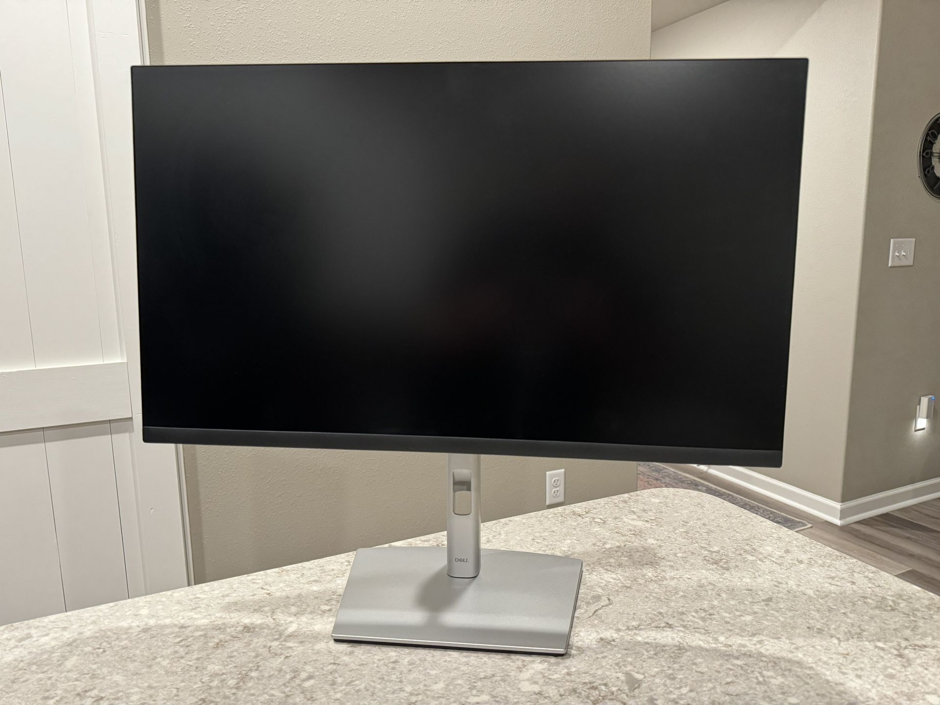 Dell 27” 1080p FHD USB-C Monitor P2722HE — Warranty until May 2025