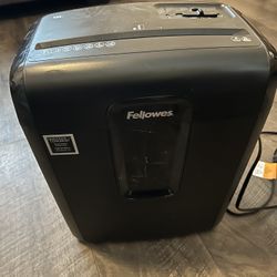 Fellowes 9c Paper Shredder