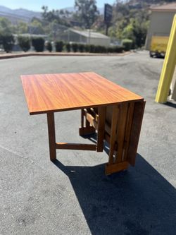 1970s Mission-Style Teak Drop-Leaf Dining Table with Gate Legs & Classic Design