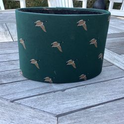 DESK TOP CADDY. HUNTER GREEN WOVEN FABRIC/GEESE MOTIF 5” X 7”