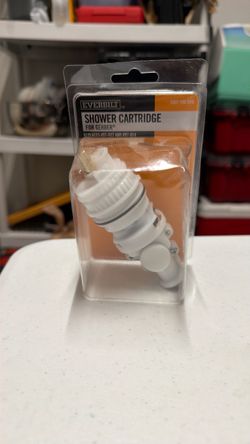 15 dls.. each or 100 dls for all of them..!! Everbilt Shower Cartridge for Gerber