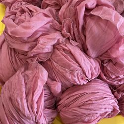 Pink Runners. Smoke And Pet Free