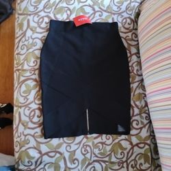 Size Small Guess Skirt