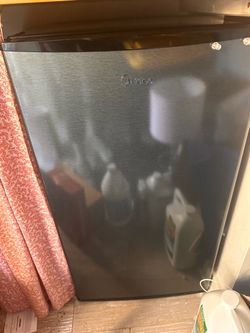 Mini fridge Madea