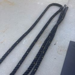 30’ 22” battle rope in like new condition