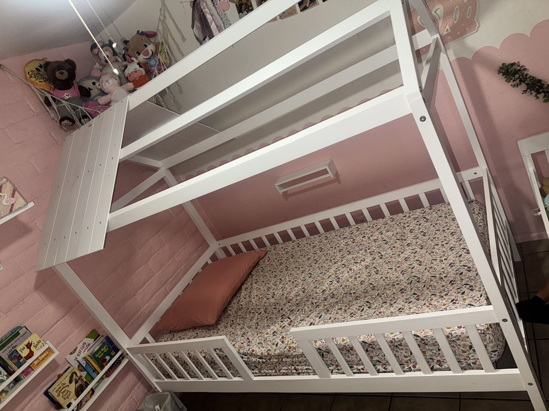 Twin bed Frame With Quilt comforter And Bed Sheets