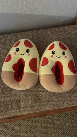Pizza Slippers Size 5-6