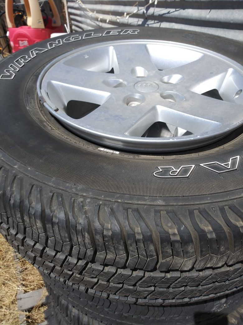 jeep Rubicon wheels and tires