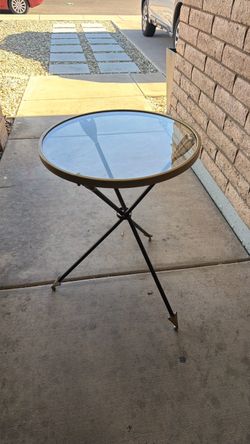 Round glass table