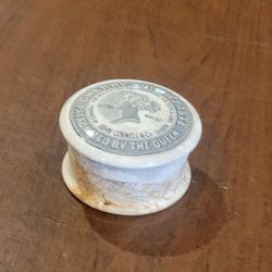 Vintage Victorian Cherry Tooth Paste jar John Gosnell & Co REPLICA. 
Pre-owned, good shape, no chips or cracks. Please see the photos.
It is 1 3/4" ta
