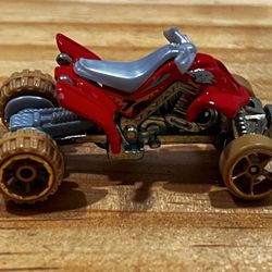 HOTWHEELS 2002  - SAND STINGER DIECAST CAR - RED & TAN