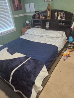 Bed and book stand #01