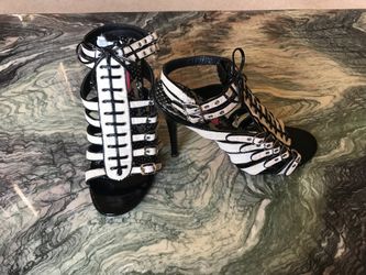 Betsy Johnson 8 1/2 (used)