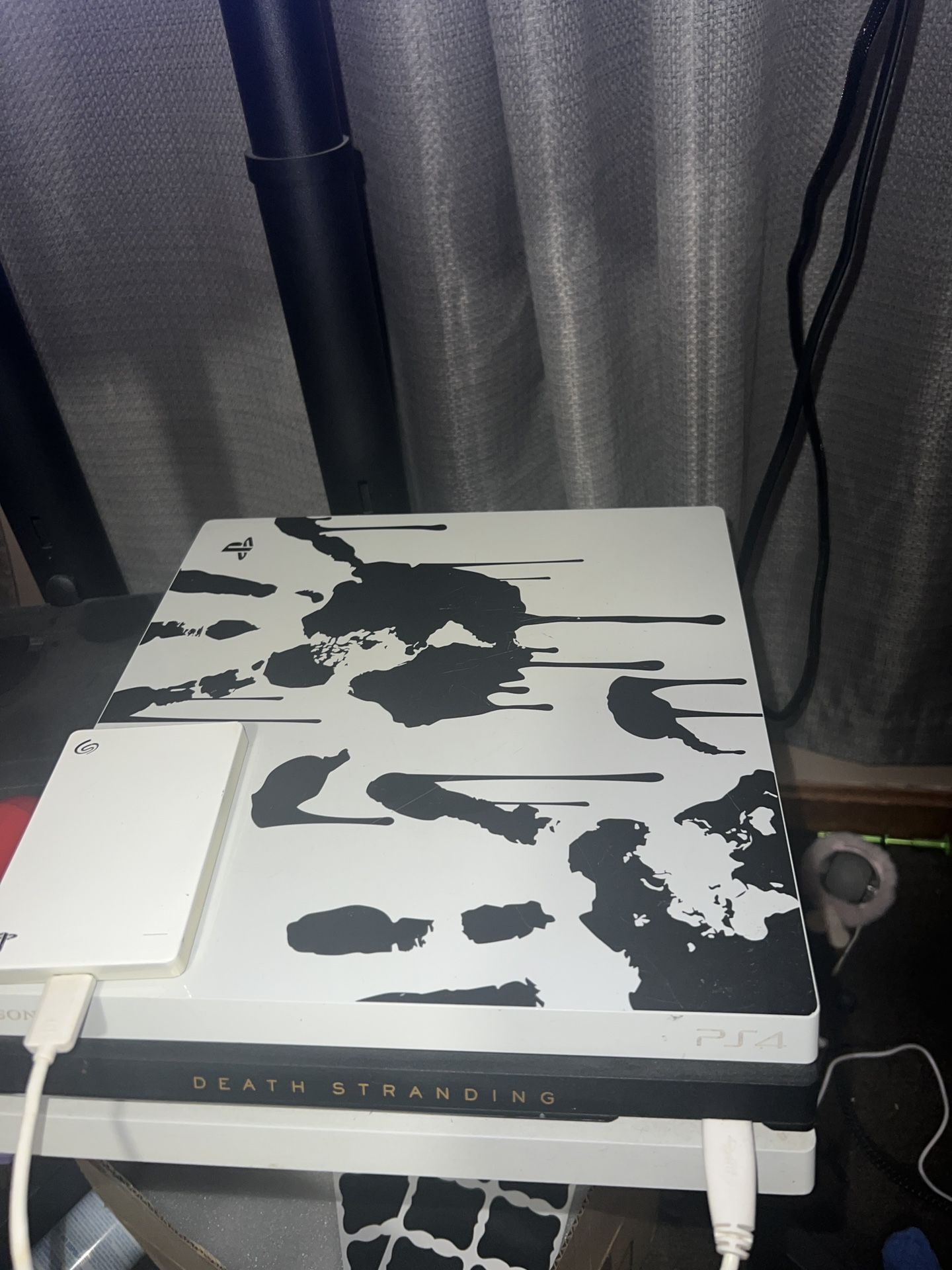 PS4 Pro Death Stranding Special Edition Japanese Model