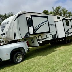 2020 Bunkhouse Fifthwheel Trailer 