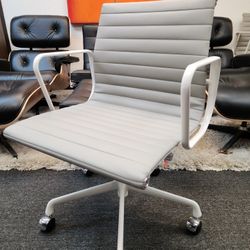 🔥LIKE NEW!🔥100% AUTHENTIC EAMES HERMAN MILLER ALUMINUM GROUP MANAGEMENT CHAIRS RARE WHITE POWDER COAT ARMS, BASE & FRAME