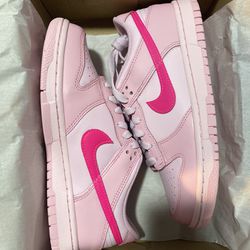 Nike Dunk Low ‘Triple Pink’ Size 5.5y 