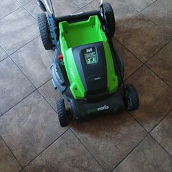 Greenworks 36 V Cordless Mower 