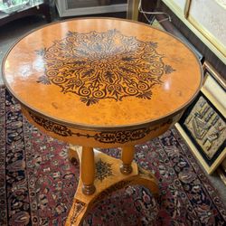 Biedermeier or French Charles X style Circle Table