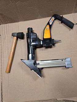 Flooring Nailer with Mallet